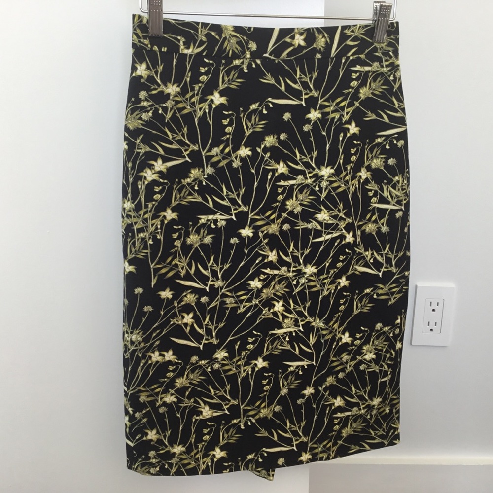 Black & gold floral high-waist pencil skirt